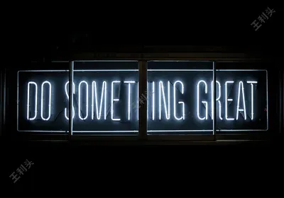 如何将几张照片放在一张上